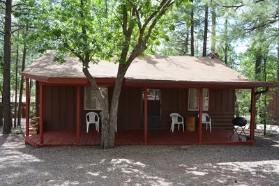Image de Whispering Pines - Cabin 27 (2 Bedroom Family Style Unit)