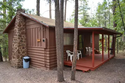 Image de Whispering Pines - Cabin 28 (2 Bedroom Family Style Unit)