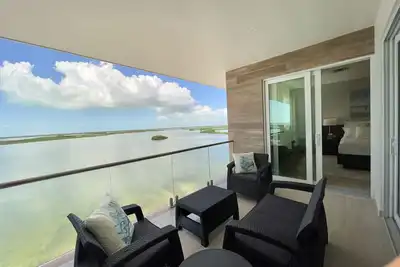 Image de Private Penthouse Views on the Top/5th Floor! ! 1 Bedroom Condo at Sunset Caribe!