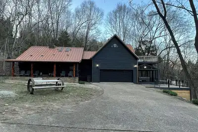 Image de Beaver Lake Log Cabin, Lakefront on 6 Private Acres, 6 Person Hot Tub & Firepit