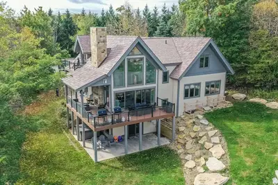 Image de Slope Side Story | Pet Friendly, Skiing, Hot Tub!