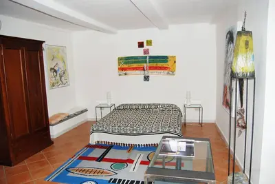 Image de The Atelier. Artist's apartment sea view with plant and sculpture garden