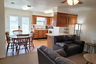 Image de Charming 2 Bedroom Duplex Cottage with All Amenities