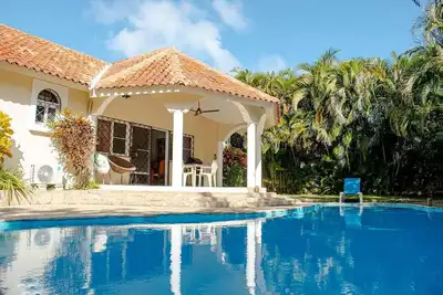 Image de 4bd guest-friendly complex steps from Laguna beach, pool/Netflix/WiFi/Ac/parking