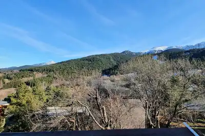 Appartement 54m2 avec balcon au pied des pistes et des sentiers de randonnées.