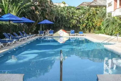 Image de Calling snowbirds… comfy condo near sandy beach and shops, with pool/Ac/Tv WiFi