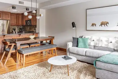 Image de \"Tranquility\" at Rundle Cliffs Lodge