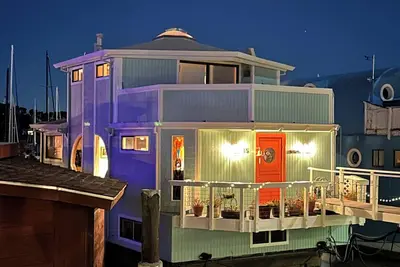 Image de Vues incroyables. Péniche Belle à Sausalito. Deux Mois Minimum