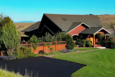 Image de Glacier Getaway - True Vacation Home - Amazing Vistas