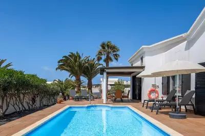 Image de Villa Casa Karoline: With a sunny terrace, heated pool, comfort, and privacy