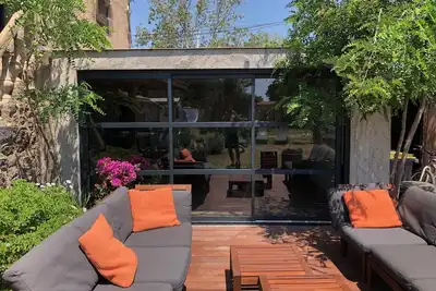 Image de Maison sur 700m² avec piscine et pataugeoire, plage à 170m par chemin privé