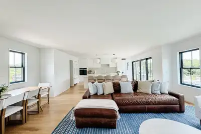 Image de Spacious 4br/4. 5ba Family Retreat on Cisco Beach Bike Path