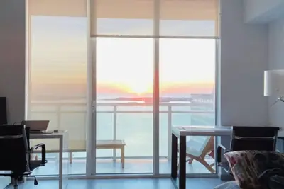 Image de WaterView 1br w/Balcony | Gym | Pool | Brickell area | Miami | Downtown