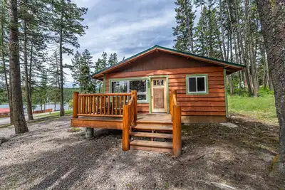 Image de Dollhouse-Cabine-Premium-Salle de bain privée-Vue sur Lac