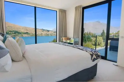 Whakatipu Bliss | 5 min drive to Cbd | 180 Views
