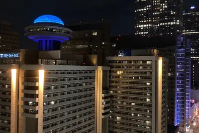 Image de Dazzling Penthouse. . . . Downtown Atlanta. . . Free Reserved Parking