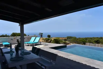 Image de Panoramic sea view & sunset, Infinity pool. Close to the famous Porto Limnionas!