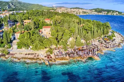 Image de Villa Coral Bay - villa de 3 chambres en bord de mer à distance de marche de la ville de Hvar