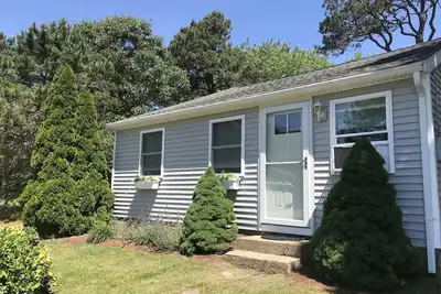Image de Quintessential Chatham Cottage by the Pond
