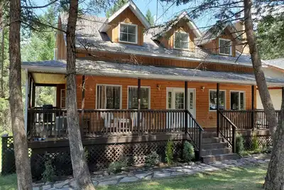 Image de Grizzly Hideaway - A Serene & Private Lake Community Home!