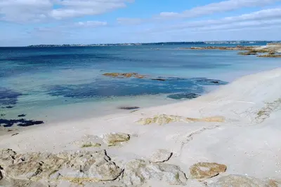 Image de ~ L'Océan à 100m (venelle privée), Ville Close à 500m, les Glénan à l'horizon ~