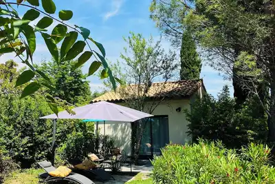 Image de Cocooning près du petit bois. . .