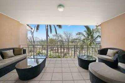 Image de Beachfront Jewel in Langosta with Surfboards