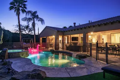 Image de Casa Serenity - Luxury Living w/ Pool & Jacuzzi