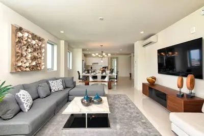 Image de Montego Bay: Elegant Apt w/ Stunning Sunset Views
