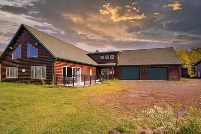 Image de Spacious, Secluded Retreat with Rustic Charm