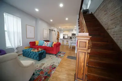 Image de Luxurious Renovated Gem in Convenient Location!