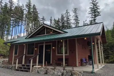 Image de Nighthawk Cottage on private lake with dock, hot tub, amenities.