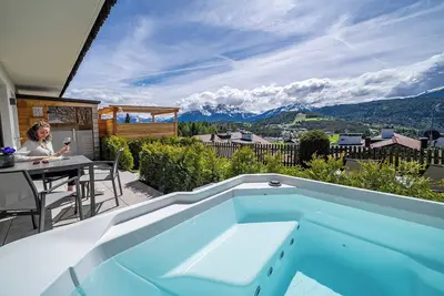 Image de Appartement \"Latemar\" : Bain à remous privé, Sauna finlandais, Vue sur montagne