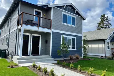 Image de New - Puyallup Downtown Duplex