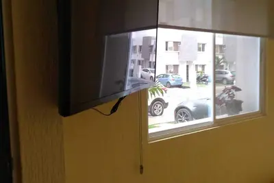 Image de 3 floor house with security booth 24 hours 7 days. 10 minutes from 5th avenue.