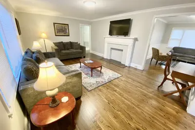 Image de New Listing! Southpark Charlotte Queen City Home! Great location!