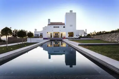 Image de Cortijo exclusif entouré d'une oliveraie séculaire