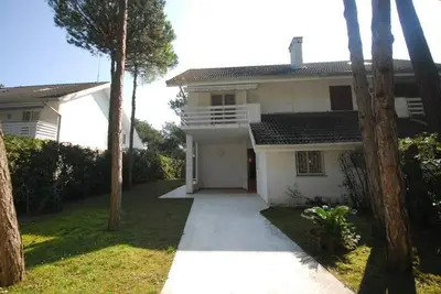 Image de Maison de vacances Lignano Sabbiadoro pour 1 - 7 personnes avec 4 chambres à coucher - Maison jumelé