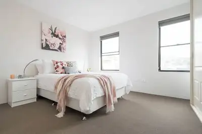 Image de Cbd Apartment with WiFi & Parking