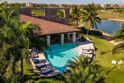 Image de Luxurious Caribbean-Style Villa w/ Pool, Jacuzzi, and Bbq at Cap Cana
