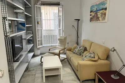 Image de Central Apartment In A Typical Gaditana House