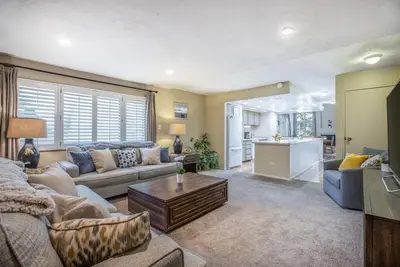 Image de Perfect Condo in Heart of Pc, with Pool & Hot Tub!