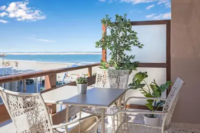 Image de Effie's Cozy beach front Apartment