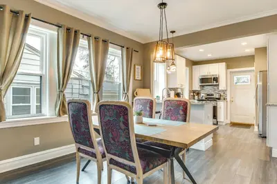 Image de Pet-Friendly Family Apartment - Near Nu Campus!