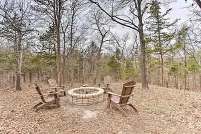 Image de Lake Texoma Retreat w\/ Deck < 1 Mi to Marina!