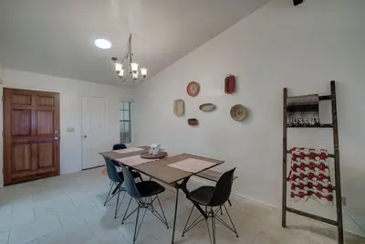 Image de Southwest Patio Home in the Heart of Downtown Gilbert!