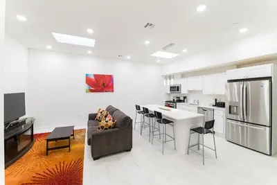 Image de Stylish Home 4bd/4bath/2 Indoor Car Garage near all Stadiums and Center City