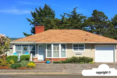 Image de Getaway Cottage at Seaside Beach Near Ocean Pet Friendly Hot Tub 400ft To Beach