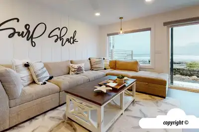 Surf Shack at Seaside Beach- Ocean Front - Hot Tub