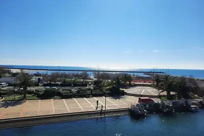 Image de Appartement 2 pièces en bord de mer avec parking privé à Sète